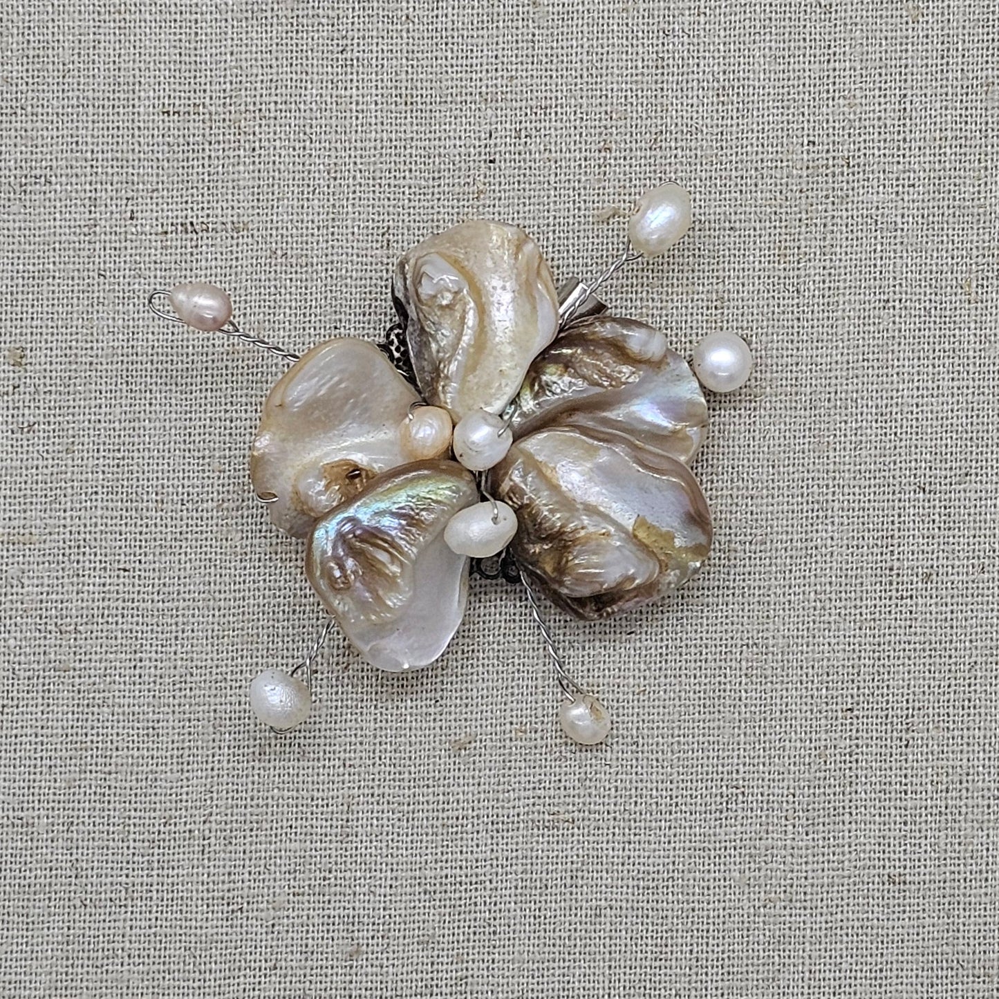 Nyana Nyana Shell and Fresh Water Pearl Brooch Kerongsang