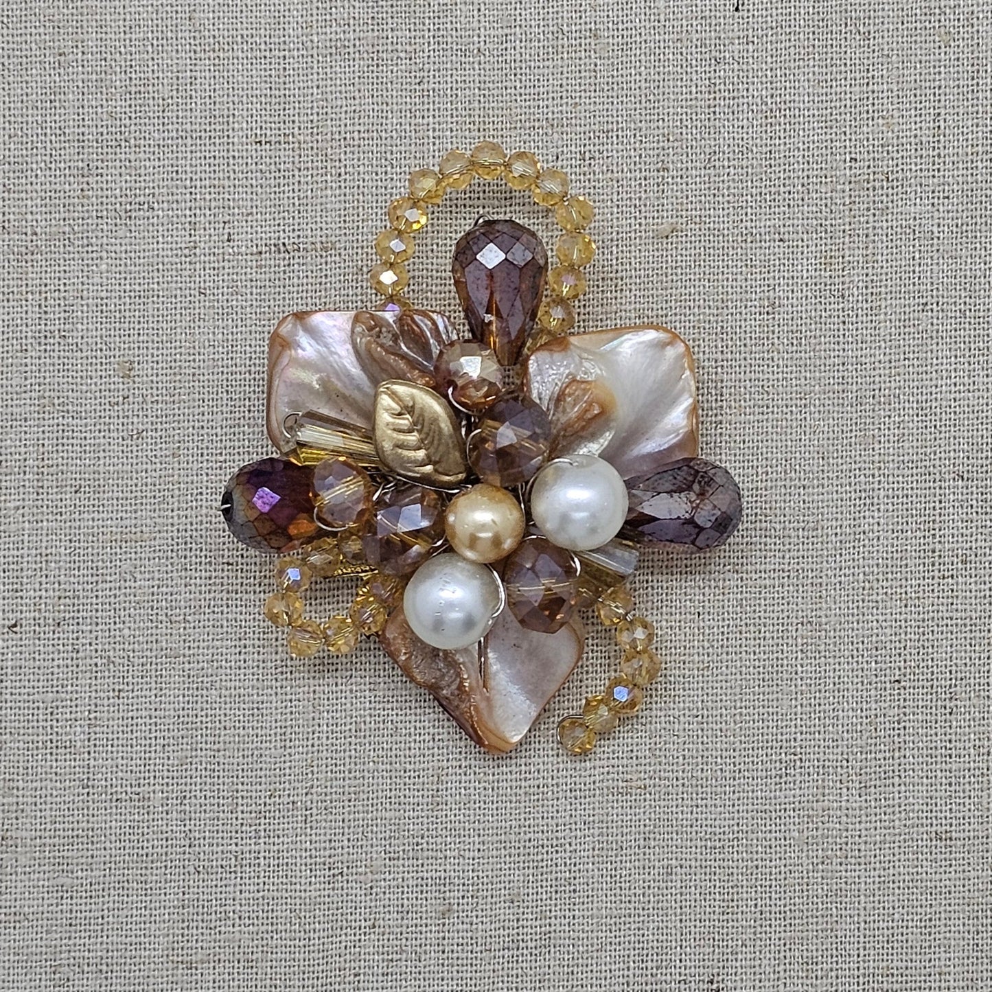 Nyana Nyana Shell and Fresh Water Pearl Brooch Kerongsang