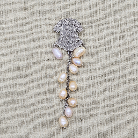 Nyana Nyana Fresh Water Pearl Kebaya Shaped Brooch Kerongsang Small