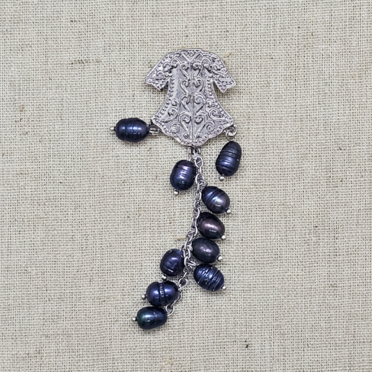 Nyana Nyana Fresh Water Pearl Kebaya Shaped Brooch Kerongsang Small