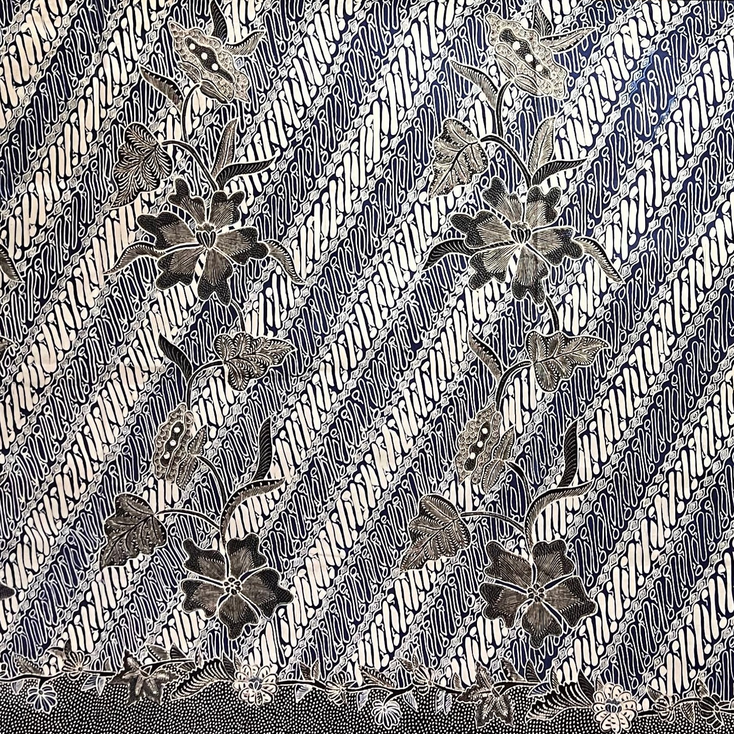 Nyana Nyana Hand Drawn Batik Tulis Cotton Fabric – Naturally Dyed Artisan Textile | Parang Bunga Hitam