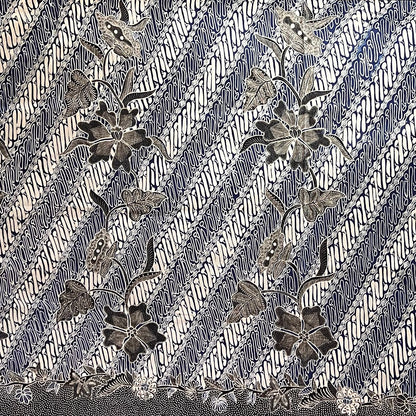 Nyana Nyana Hand Drawn Batik Tulis Cotton Fabric – Naturally Dyed Artisan Textile | Parang Bunga Hitam