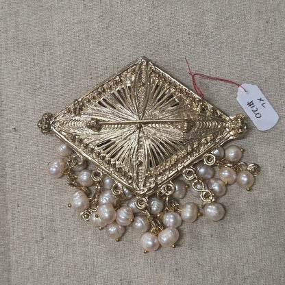 Nyana Nyana Fresh Water Pearl Diamond Shaped Brooch Kerongsang Gold